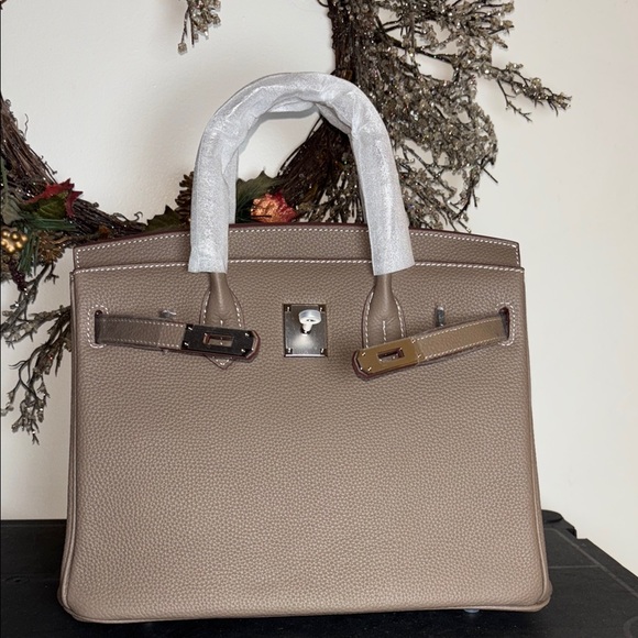 Genuine Leather khaki bag - Picture 6 of 9